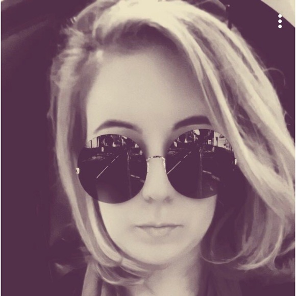 Meet your Posher, Chelsea - Picture 2 of 8